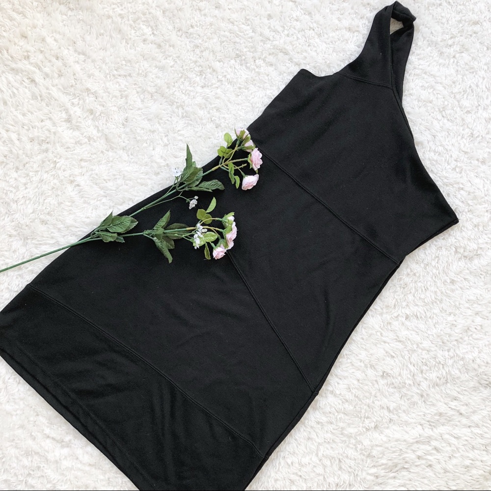 ✨One Sleeve Mini Dress